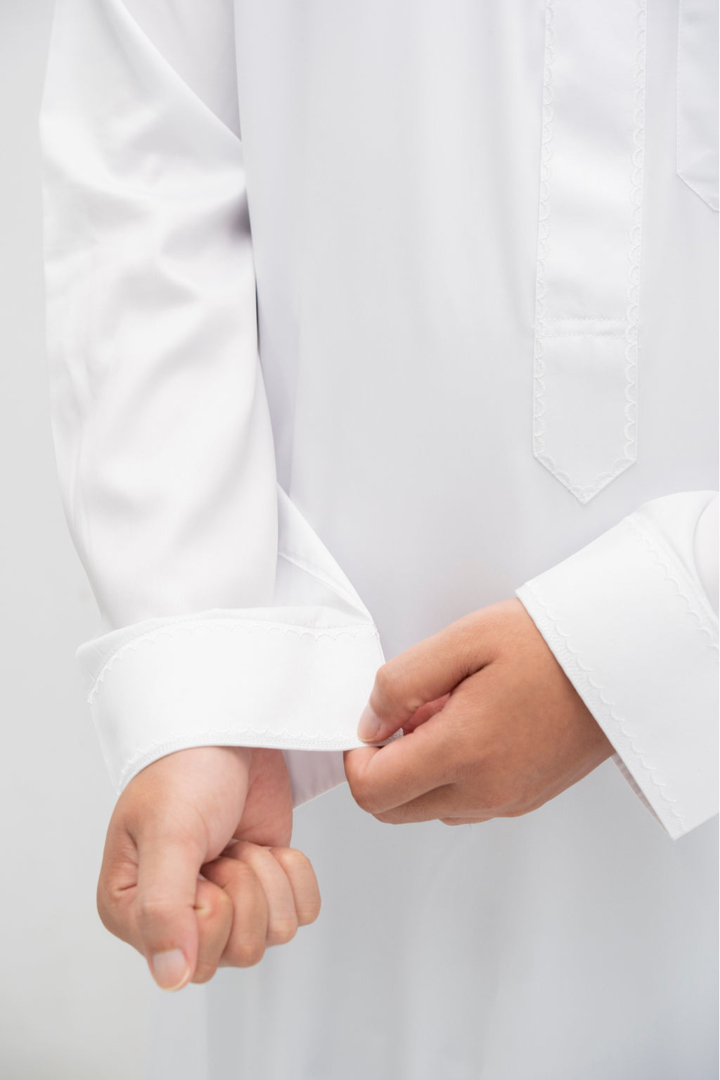 Kuwaiti Clear White Thobe