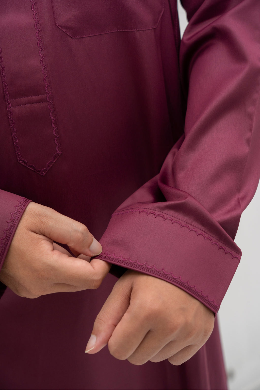 Kuwaiti Burgundy Thobe