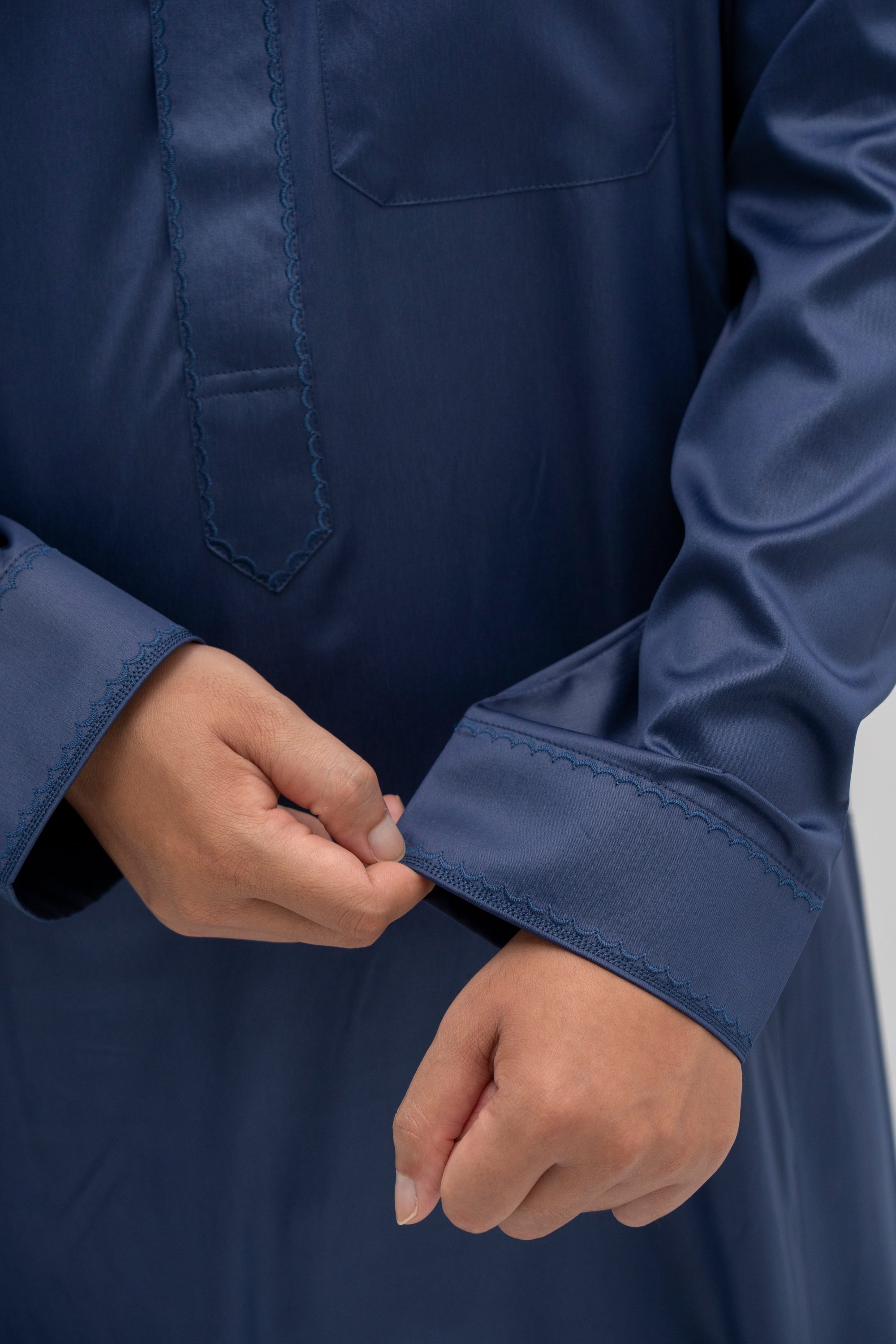 Kuwaiti Navy Blue Thobe